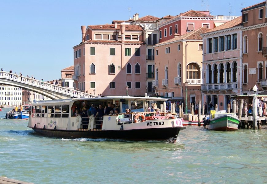 Vaporetto à Venise : le guide complet (prix, plan, conseils…)